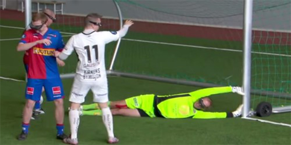 I tide komponent overvælde Watch The World's First Football Match Using Virtual Reality Glasses