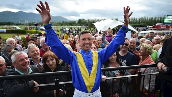 Crowds flock to Killarney to see Frankie Dettori beaten in photo finish in feature race