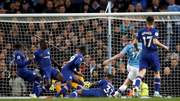 De Bruyne and Mahrez on target as Manchester City strike back for Chelsea win