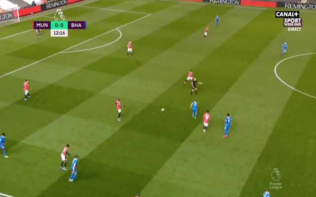 Pogba Gives an Awful Ball in the Lead up to Danny Welbeck's Goal