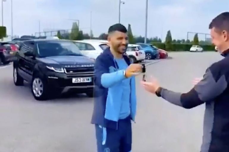 (Video) Sergio Aguero gifts his Range Rover to Man City kit man