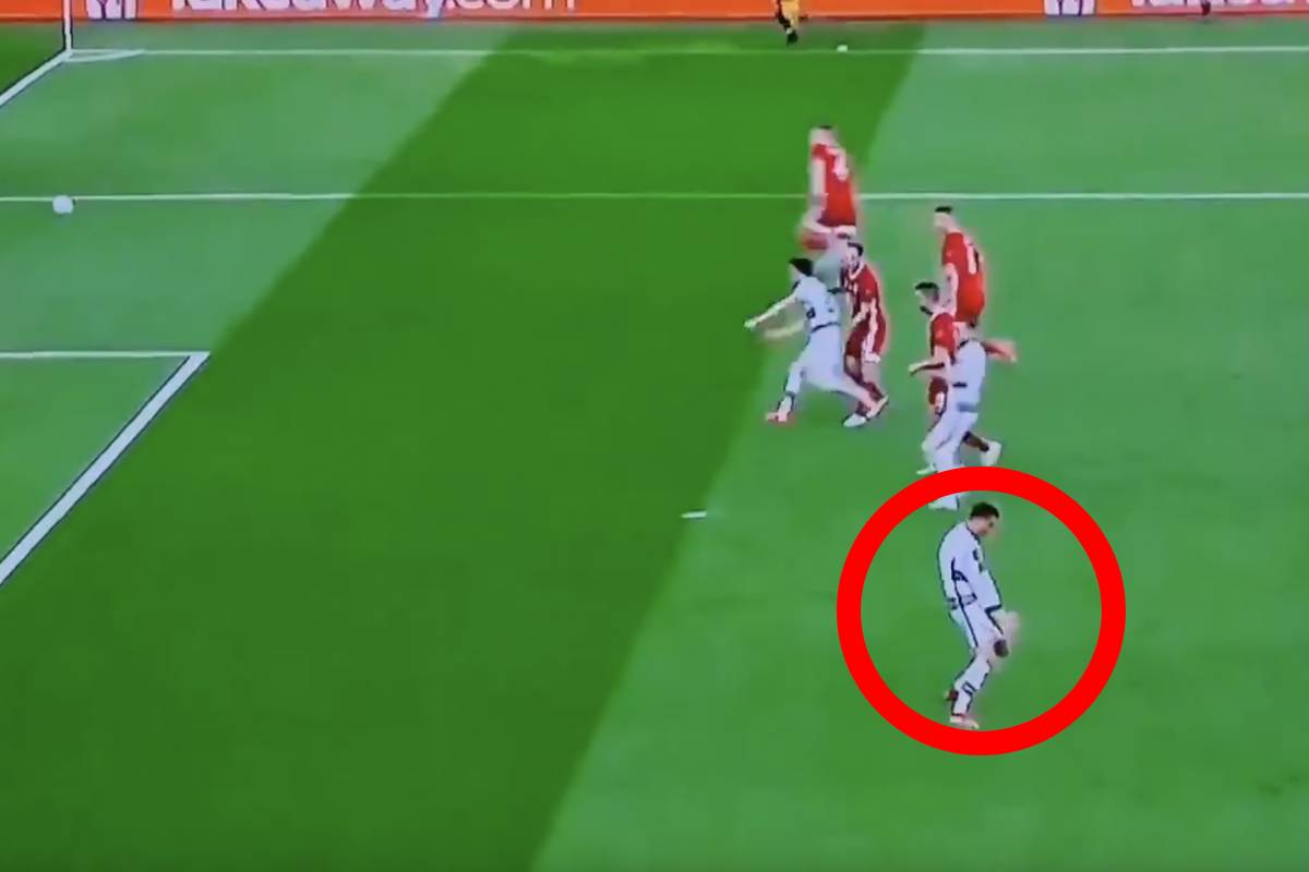 Jota annoys Cristiano Ronaldo as he refuses to pass the ball – caught on  camera - Football