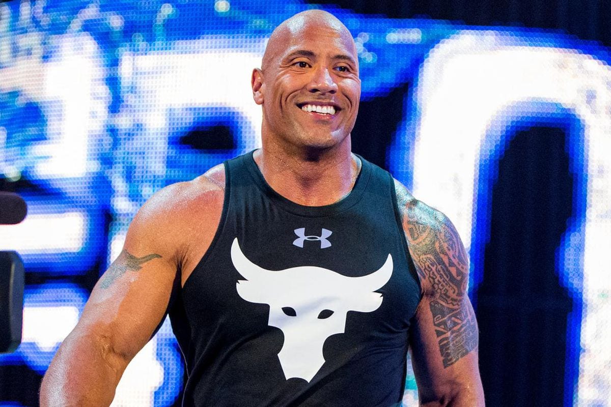 The Rock Returns To Wwe S Smackdown With Bigger Than Ever Muscles Hollywood Life