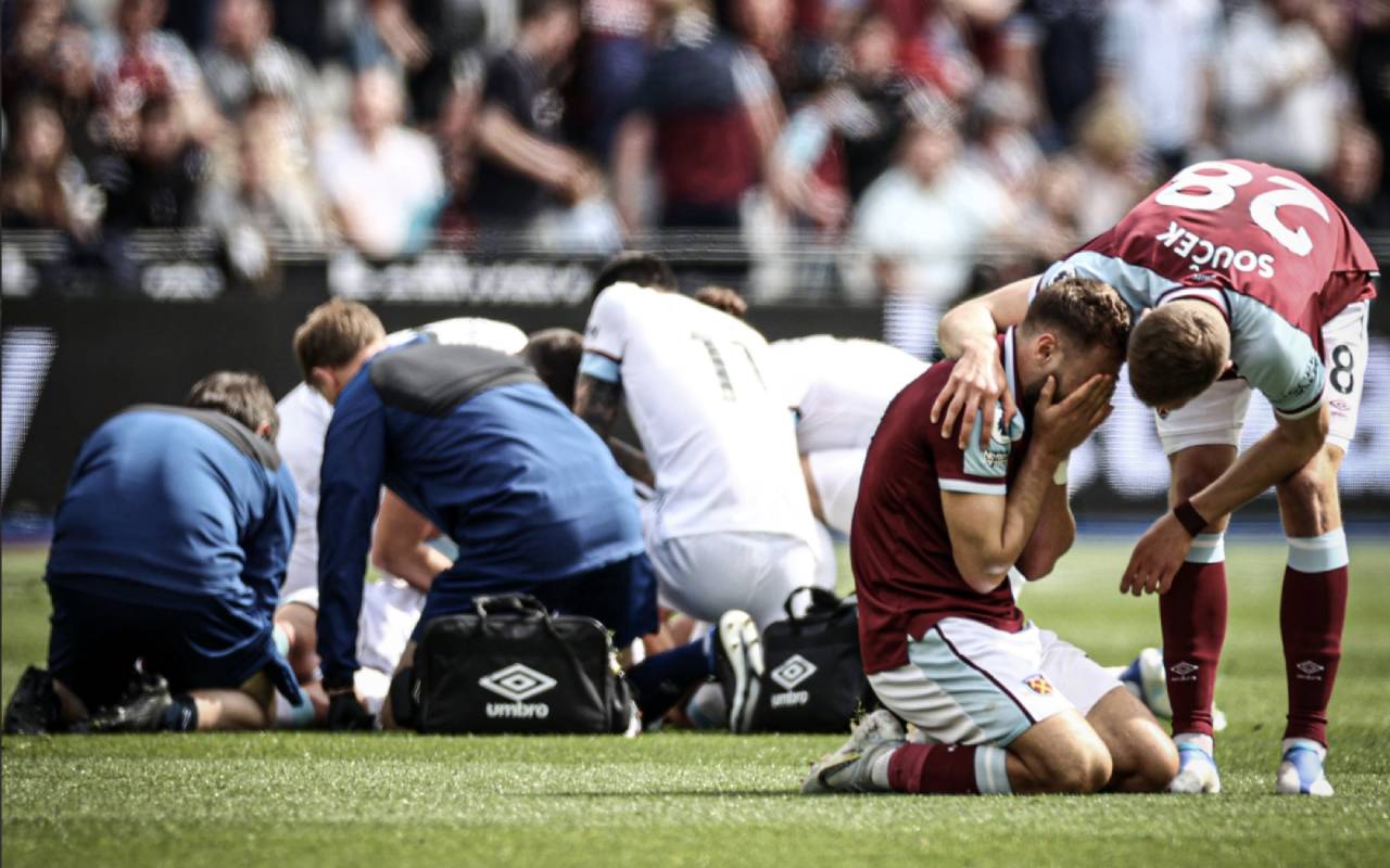 Video) West Ham player in tears after breaking Burnley stars ankle