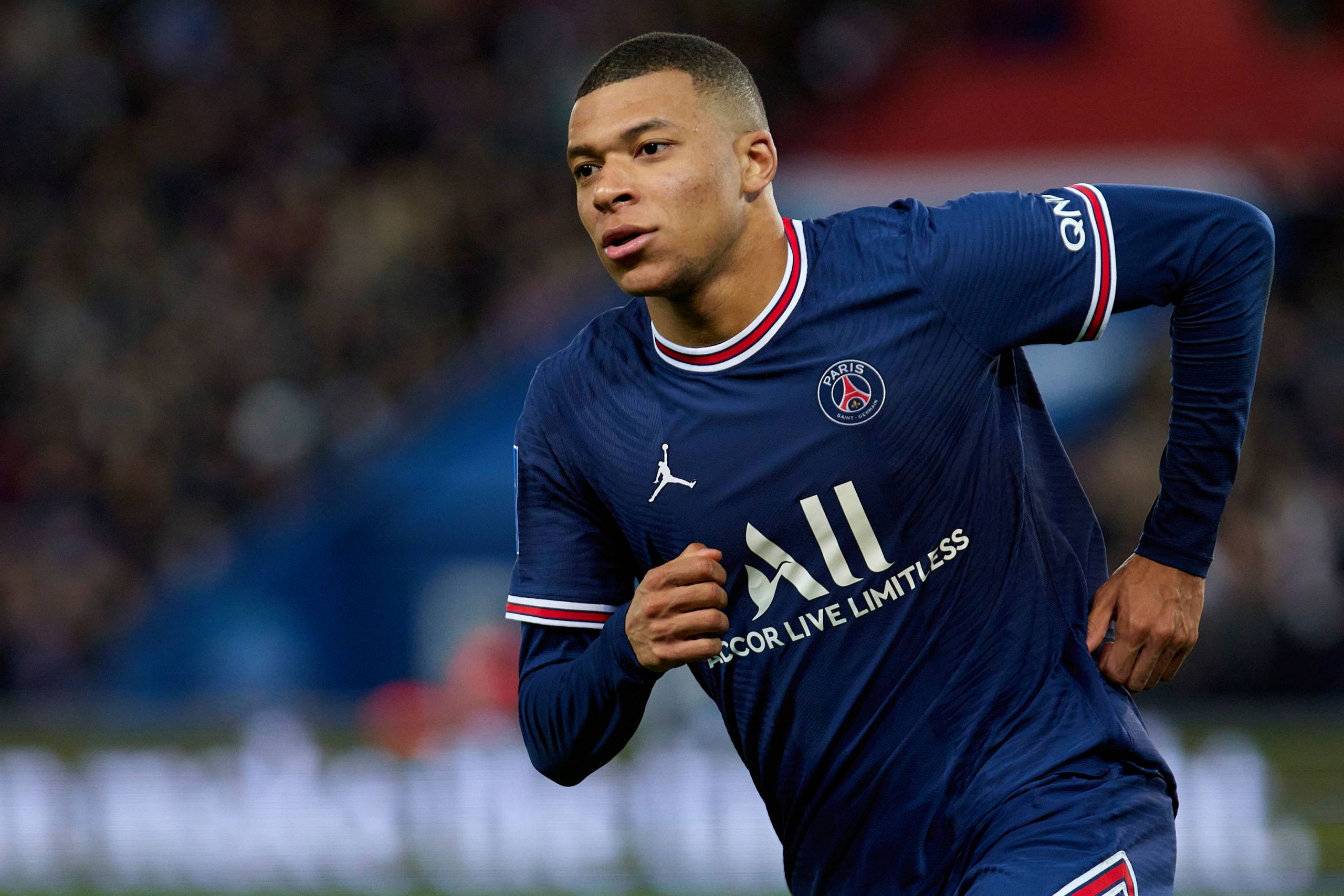 Футболист килиан мбаппе. Мбаппе 2022. Kylian Mbappe. Килиан Мбаппе ПСЖ. Килиан Мбаппе 2022 ПСЖ.