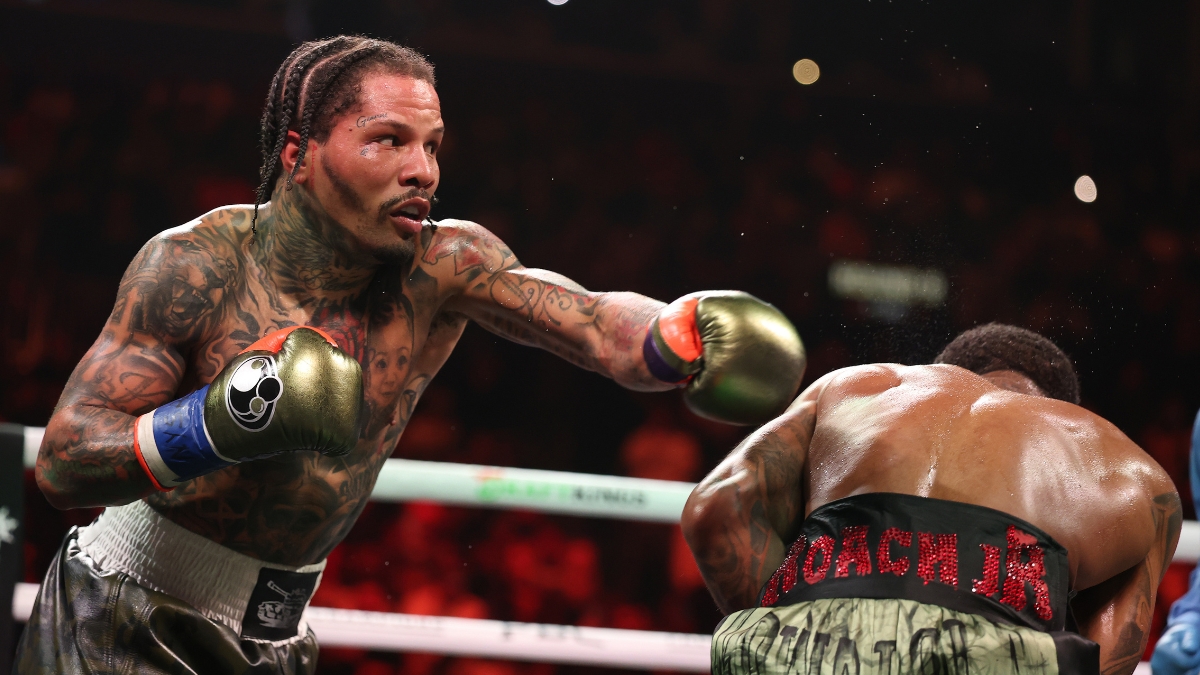 Gervonta Davis punches Lamont Roach Jr.